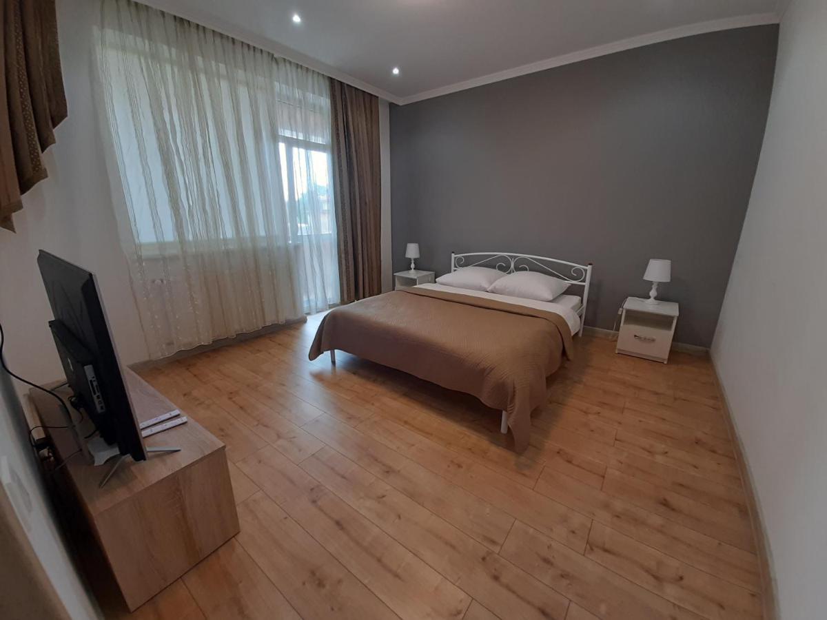 New !!! Modern Lux Apartment In The City Center With A Terrace Mukacheve Exterior foto